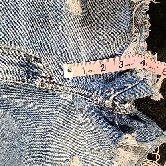 F21 - SZ 27 Red/White Striped High Waisted Distressed Denim Shorts - Picture 5 of 7